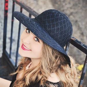 Meet your Posher, Bailey